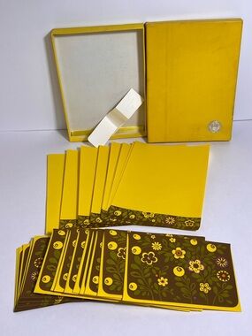 VTG Hallmark Spice Bouquet Stationery Paper Set 60’s Retro Floral Groovy